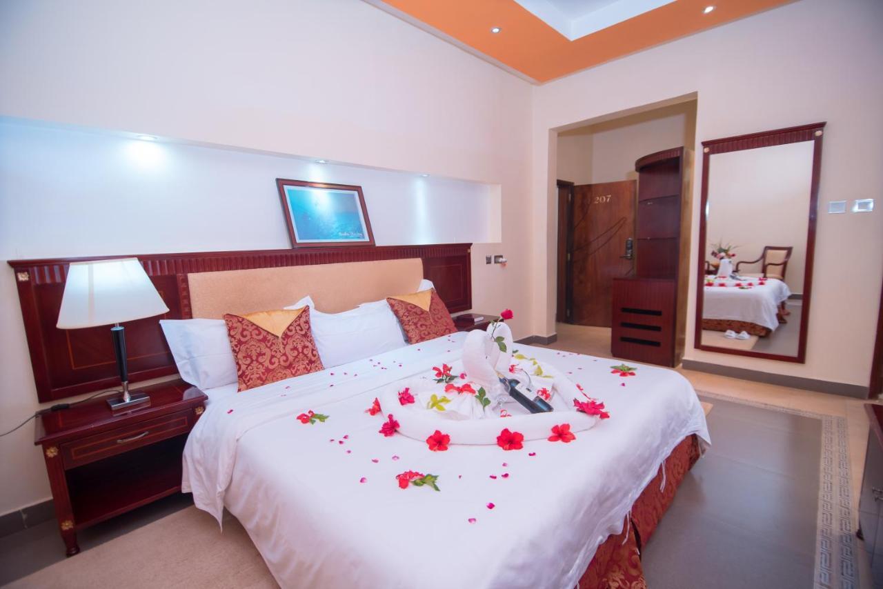 Falcon Heights Hotel Nanyuki Exterior photo